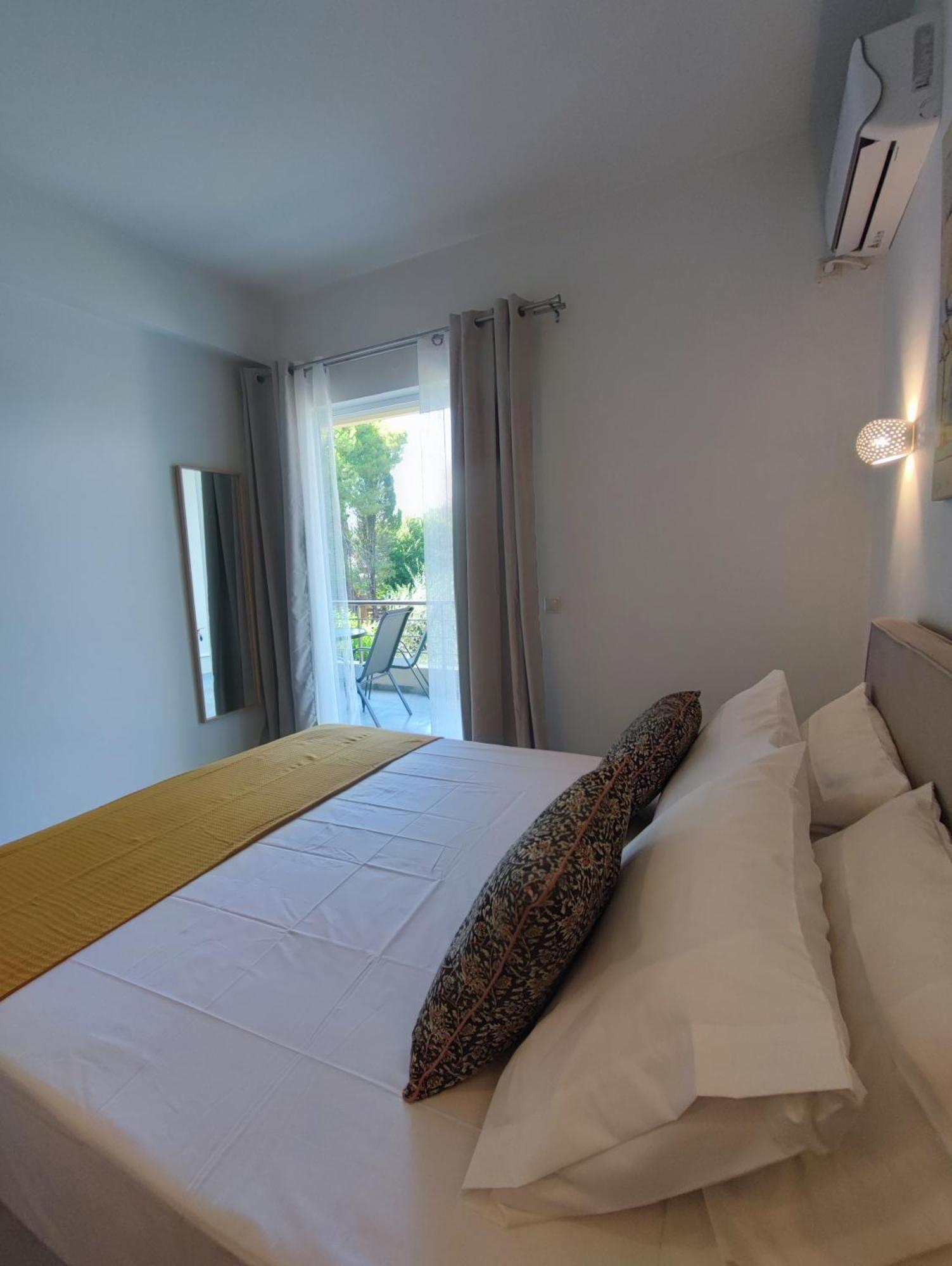 Coritos Holiday Apartments Kondókali Kültér fotó